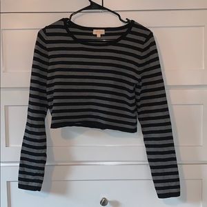 Long sleeve crop top